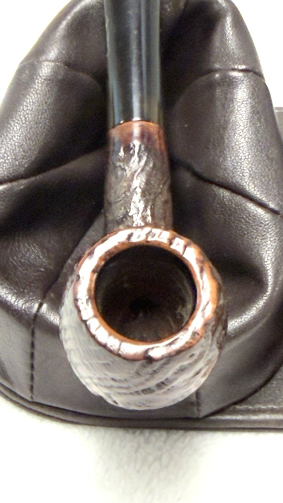 UNKNOWN MAKER: Small, Blast Finished Apple with Tapered Ebonite Stem