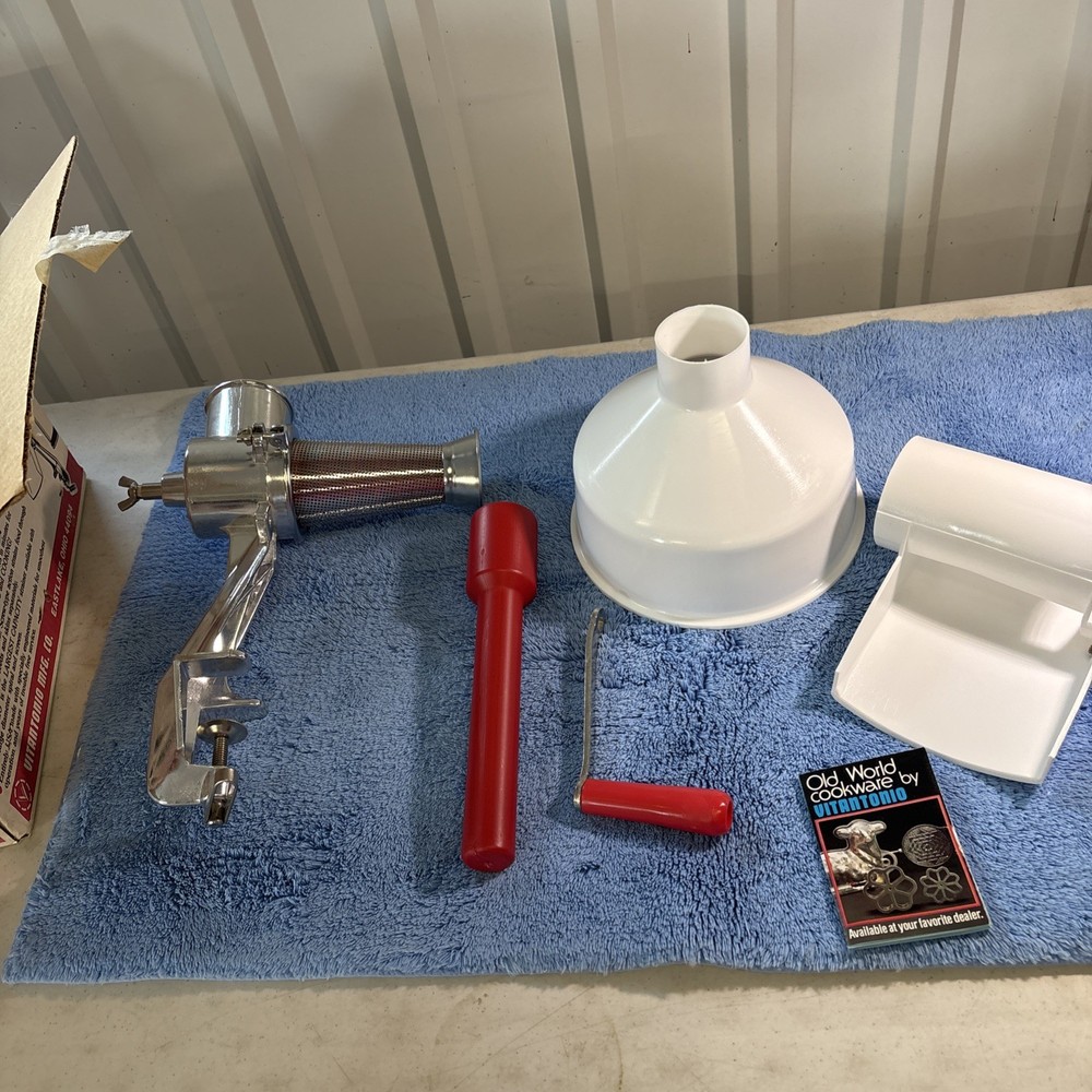 Vitantonia Victoria Strainer