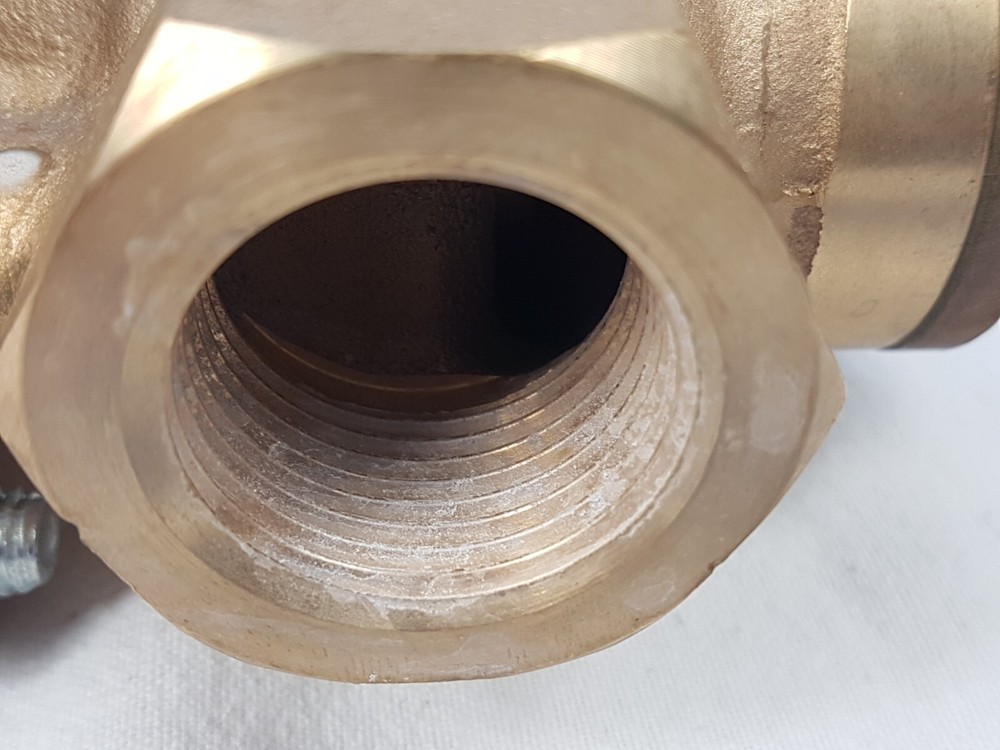 Mack 7938 Brass Valve Series B1 - 276 kPa - 25mm - 1-1/4 inch port - Unused