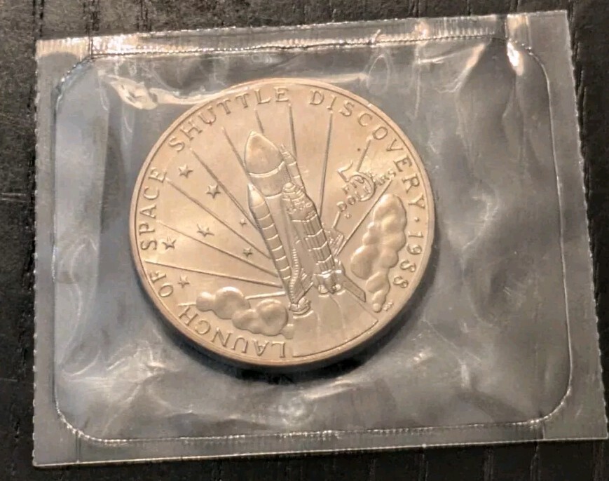 1988 Marshall Islands Space Shuttle Discovery $5 Commemorative Coin