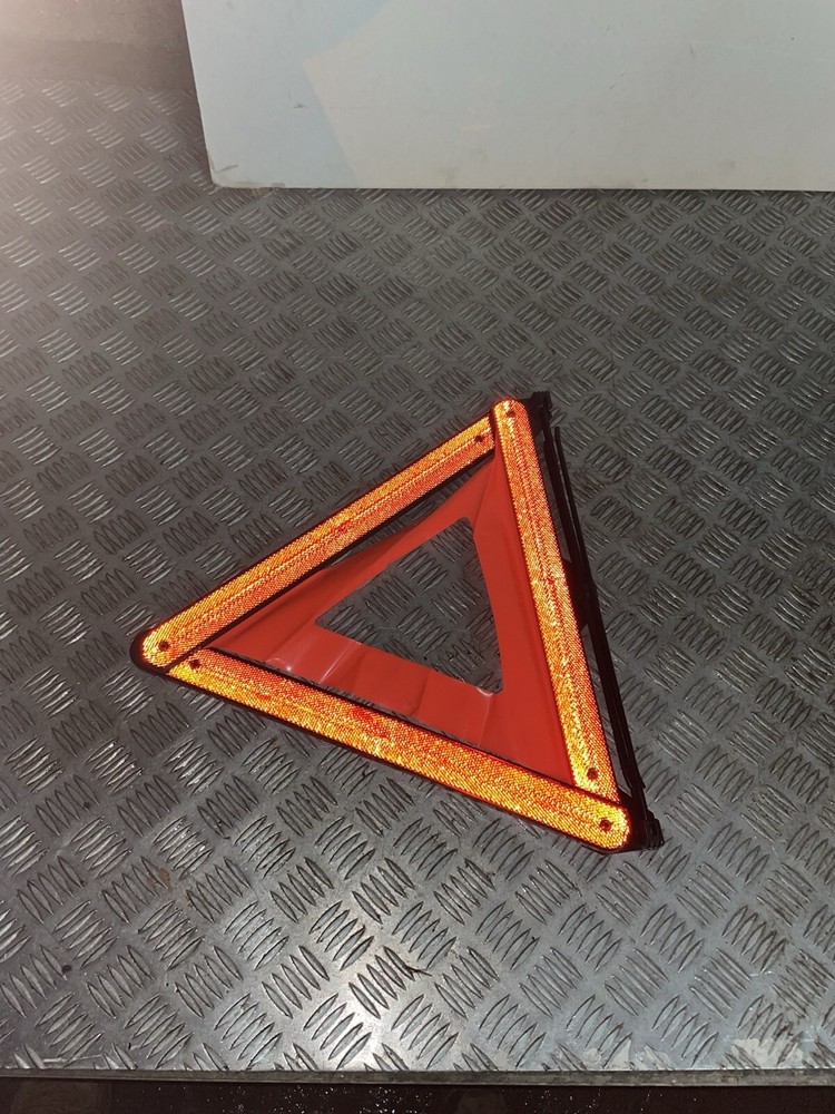 BMW EMERGENCY WARNING TRIANGLE 1095457