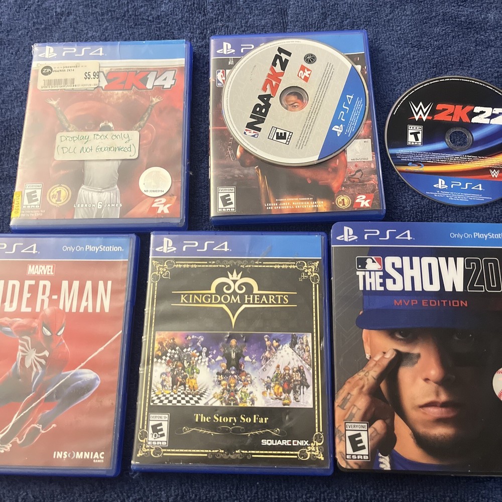 ps4 1tb bundle 2 Controllers All Cords And Multiple Games