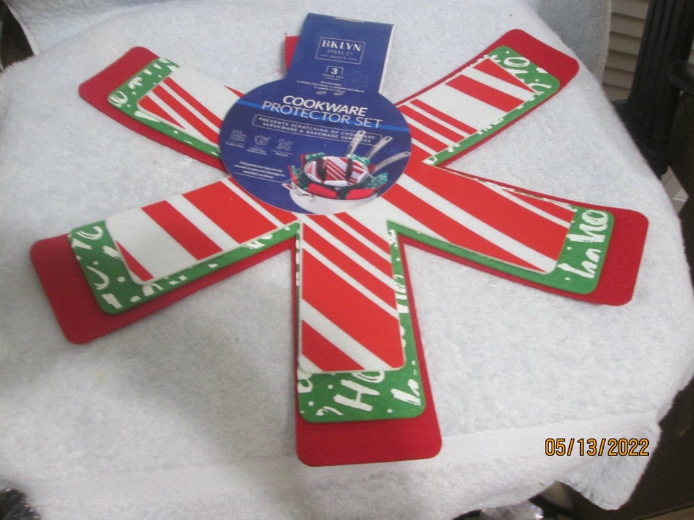 Cookware Protector Set Of 3 Christmas Holiday