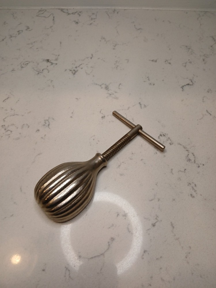 Vtg Nut Cracker Cast Iron T Handle Screw  Shell Walnut Pecan Chestnut