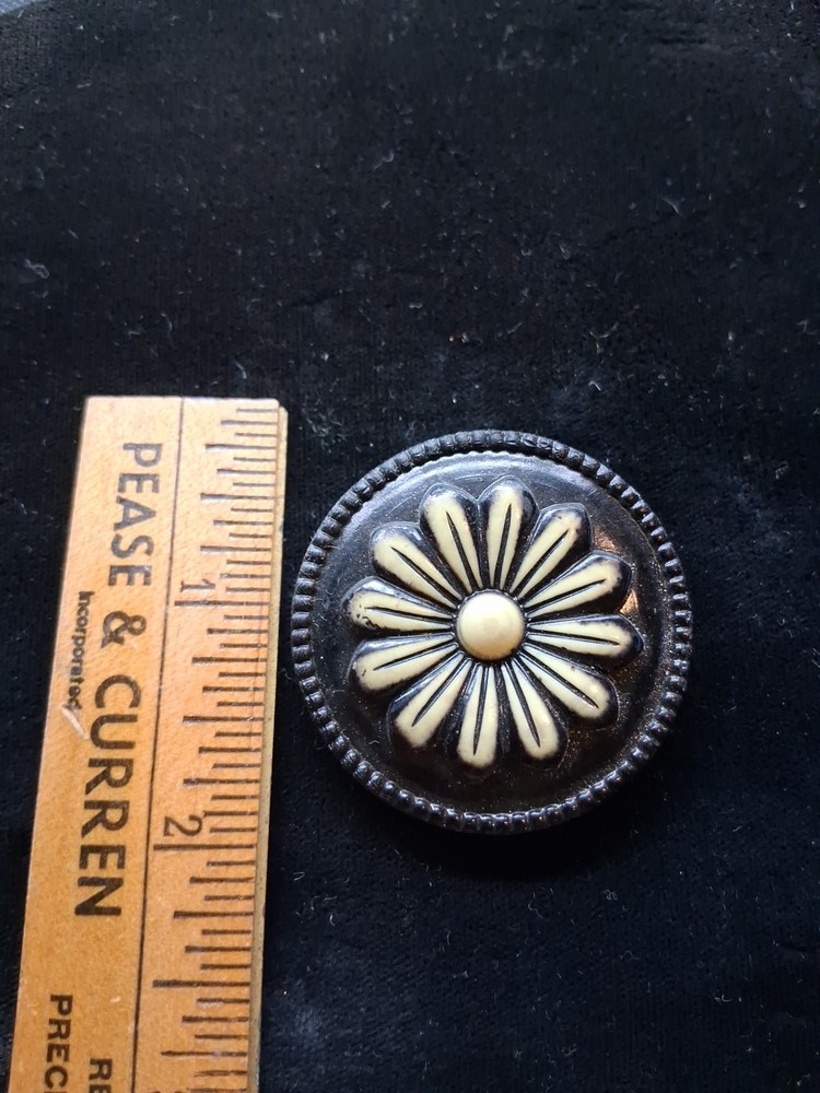 Vtg Flower Button