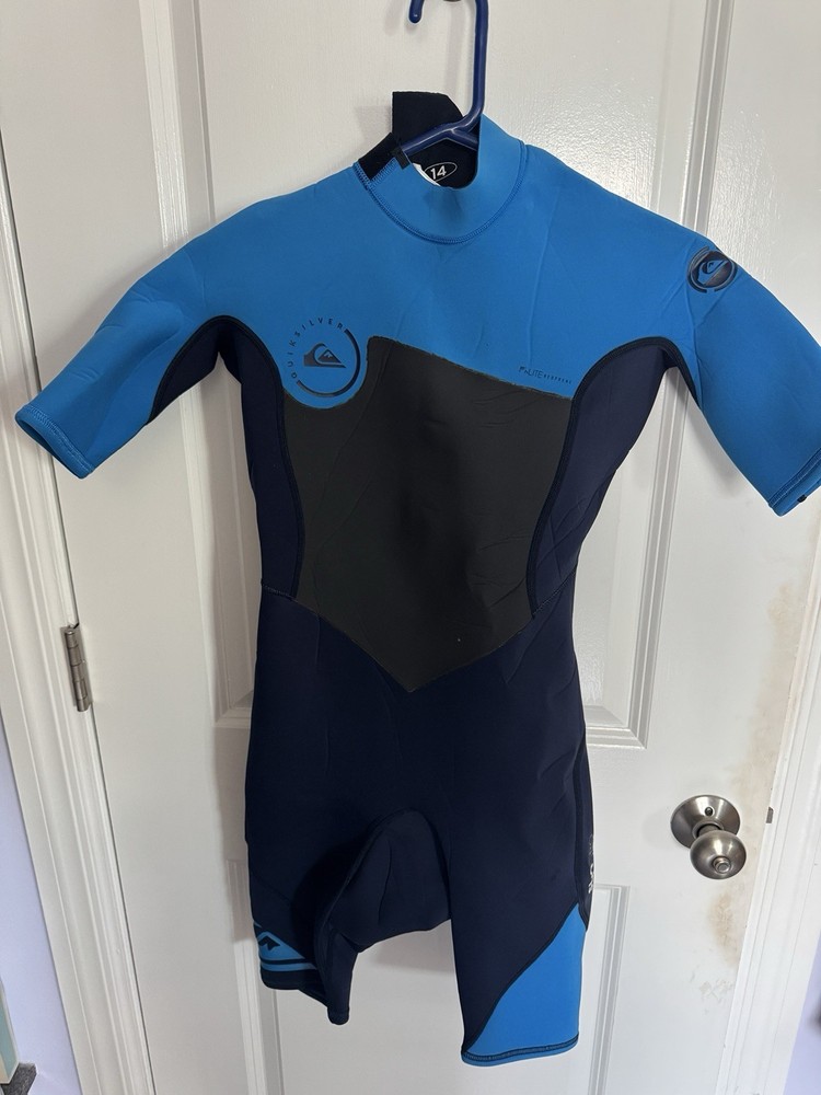 Youth Quicksilver Size 14 Wetsuit