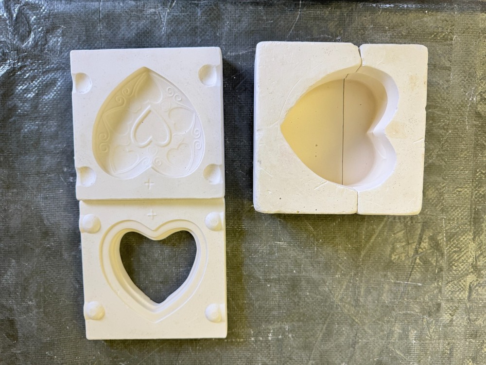VINTAGE ALBERTA CERAMIC MOLD #A-157 A & B HEART BOX
