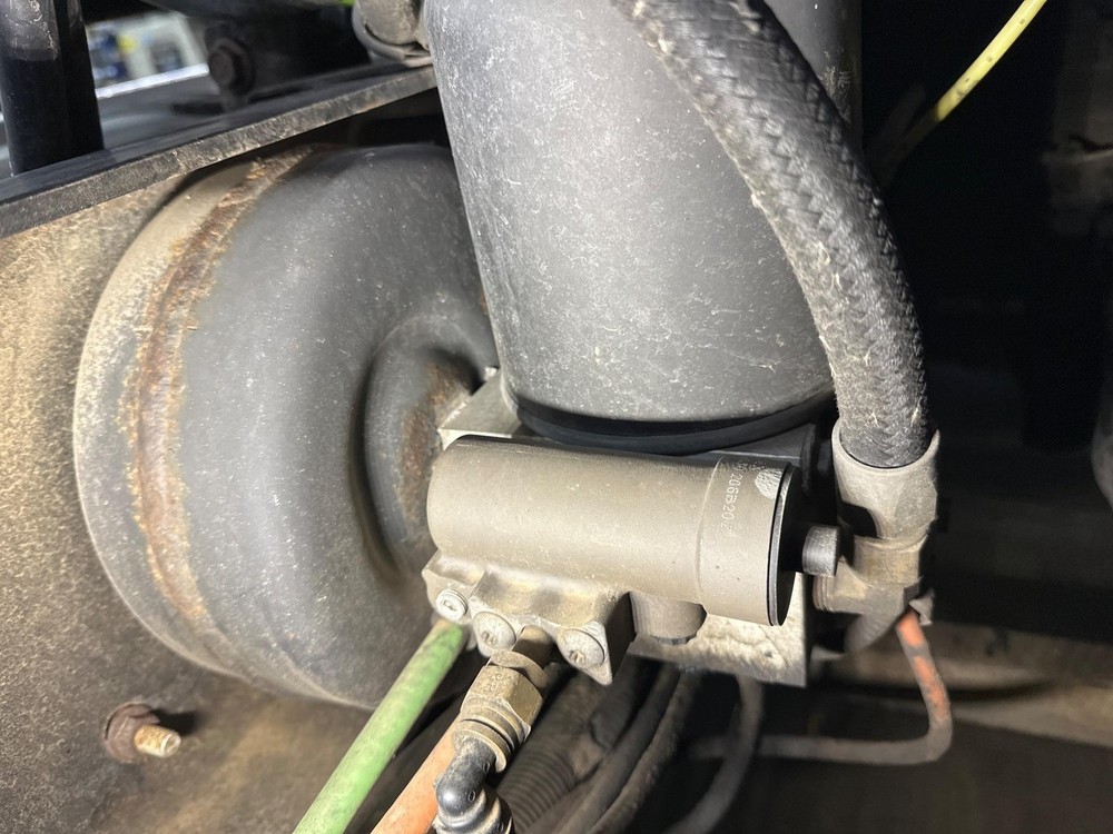 Bendix AD-IS Air Dryer - Used