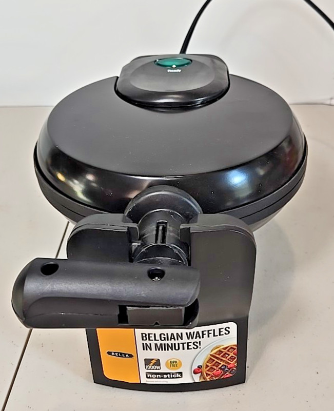 BELLA TSK-2126W CERAMIC ROTATING BELGIAN WAFFLE MAKER