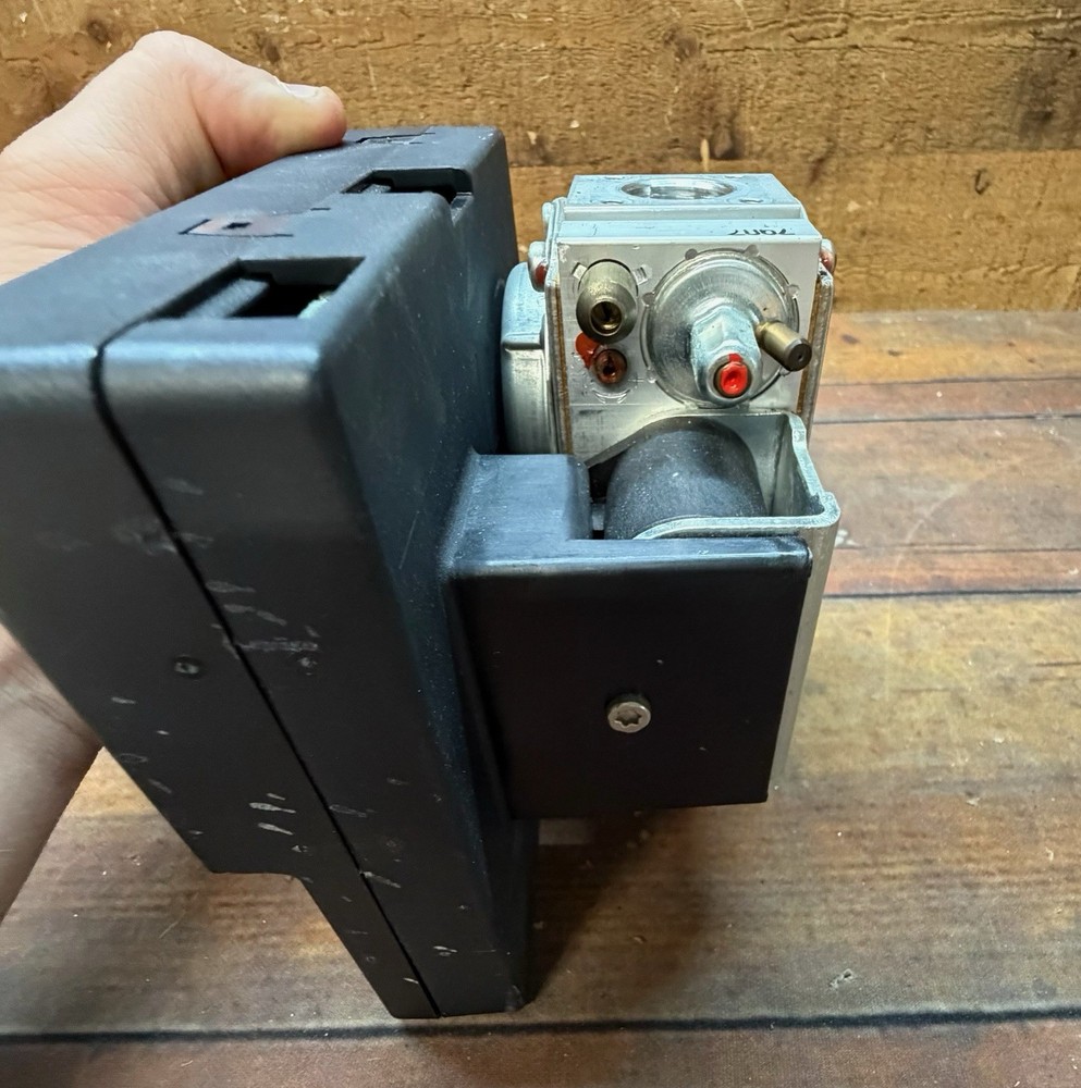 Dungs GB-ND 055 D01 S22 Gas Pressure Switch 230V EN126 IP40