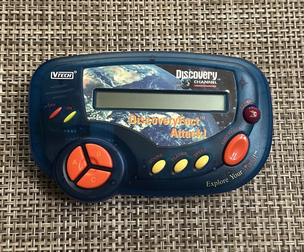Vtg VTECH DISCOVERY CHANNEL Discoveryfact Attack Handheld Electronic Trivia Game