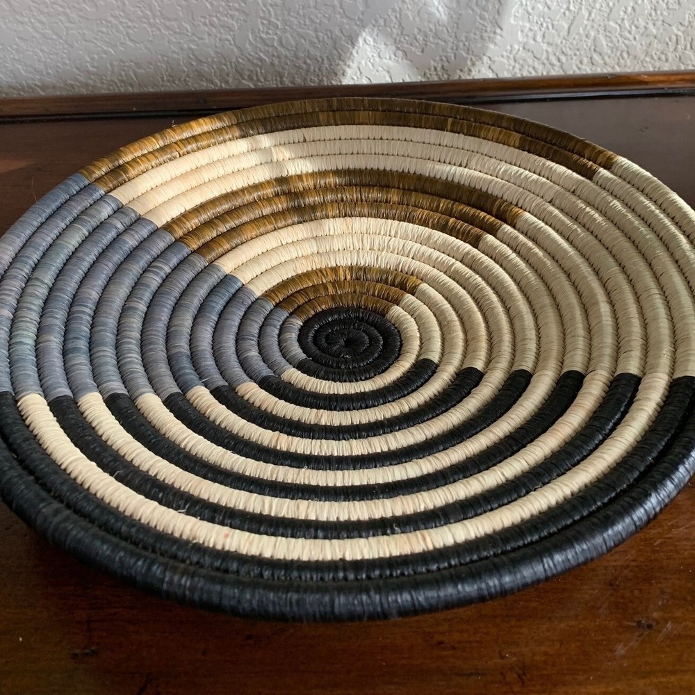 Raffia Basket  10 x 1.5