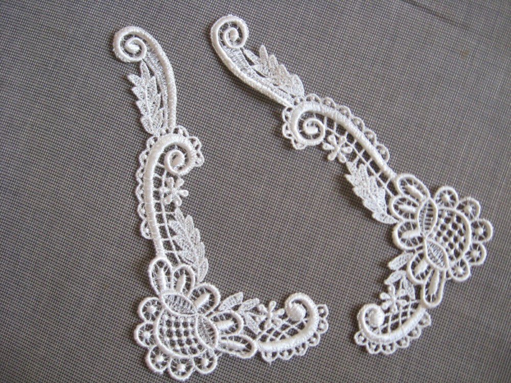 24 PAIR NATURAL SCROLL RAYON VENISE CORNER APPLIQUE