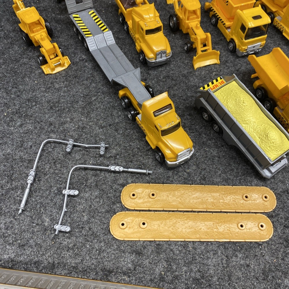 New Ray Construction Set With Train