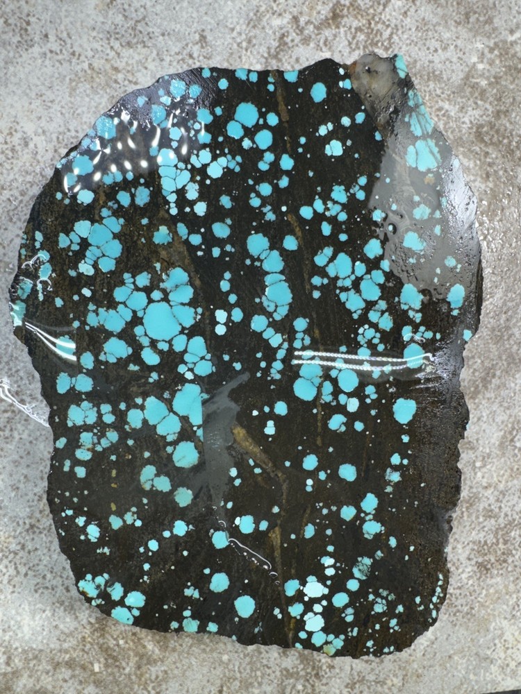 Stabilized hubei turquoise rough