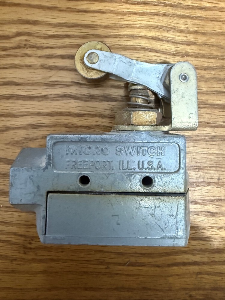 Honeywell Micro Switch BZE6-2RQ2 Plunger Limit Switch 15A
