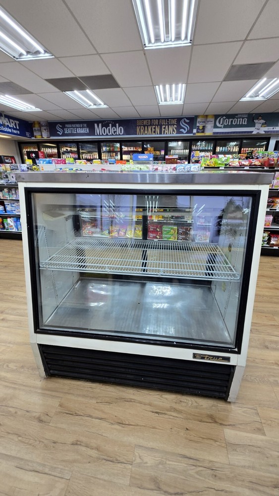 True Deli Refrigerator