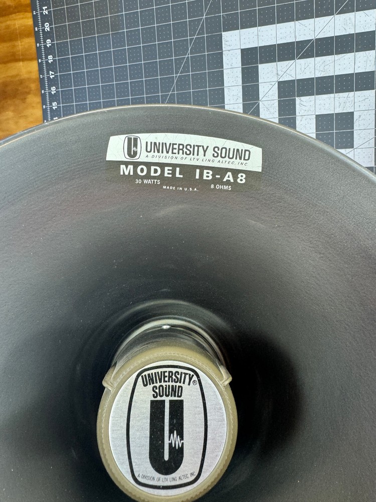 University Sound IB-A8 Loud Speaker