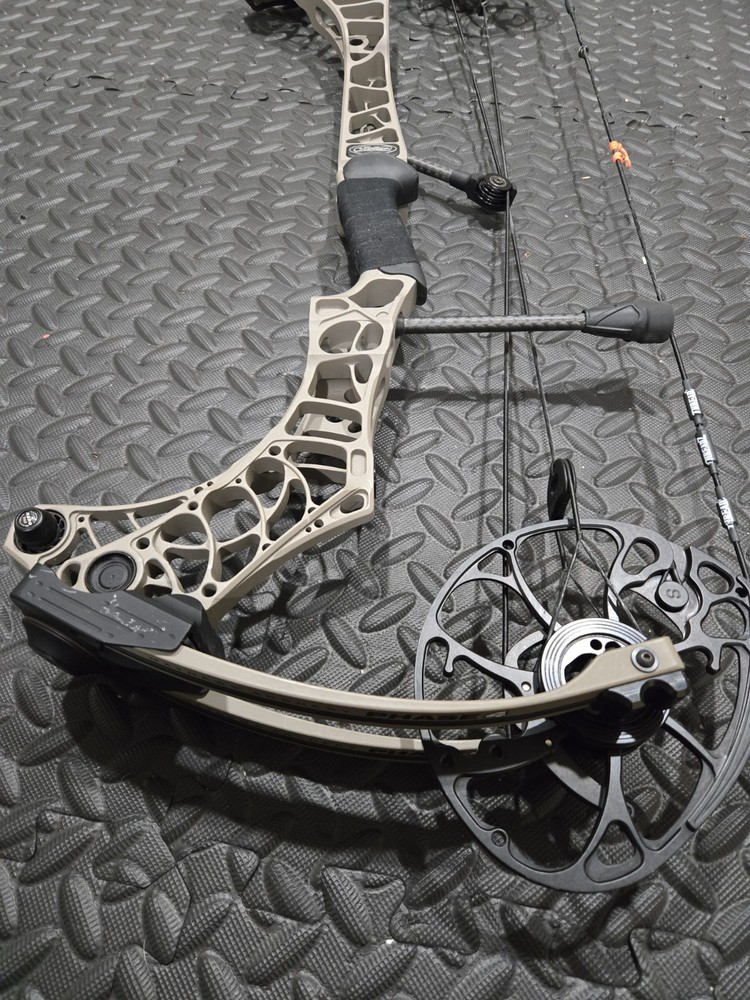 Mathews Phase 4 29 w THREADZ Strings And Cables