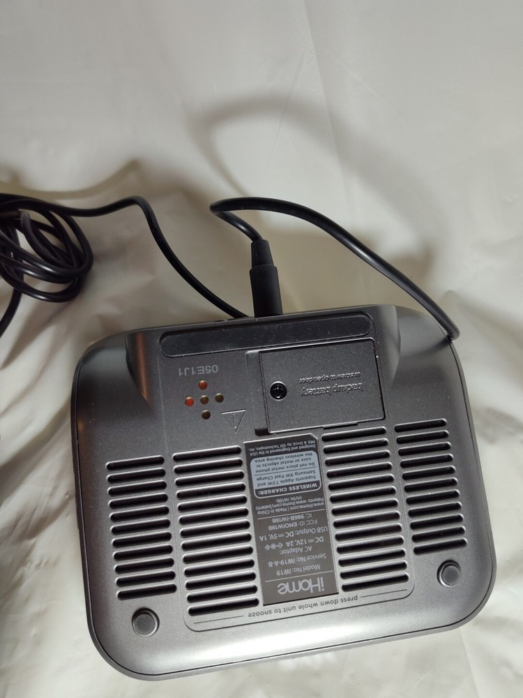 iHome iW19 Wireless Charging Pad - Pre-Owned