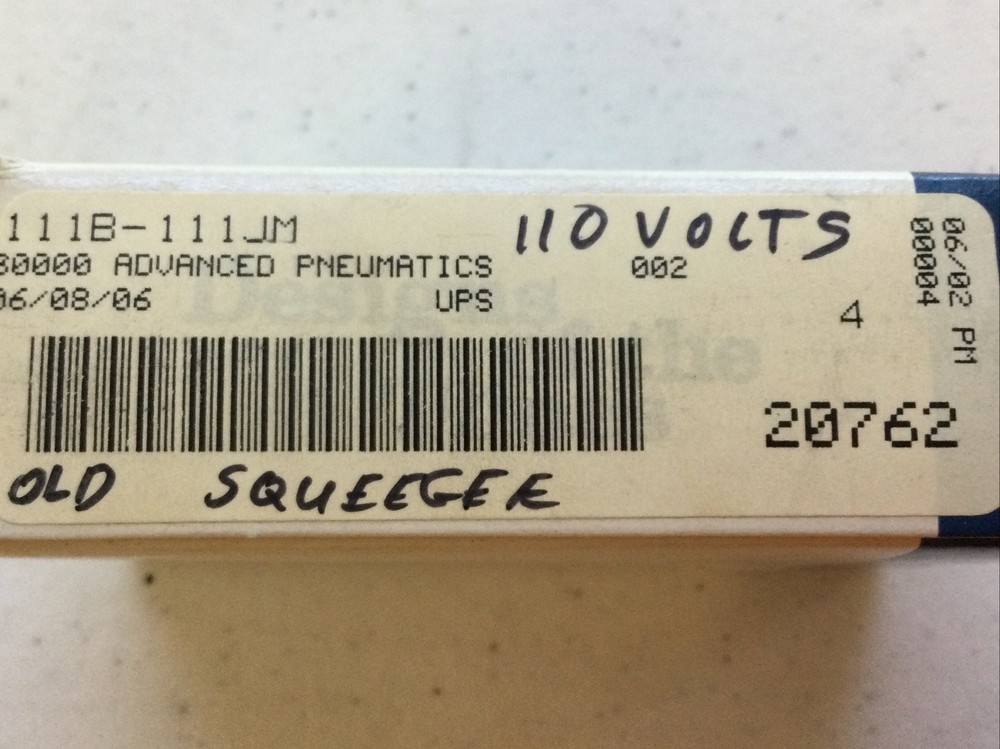 NEW MAC PNEUMATIC 111B-111JM SOLENOID VALVE, FREE SHIPPING