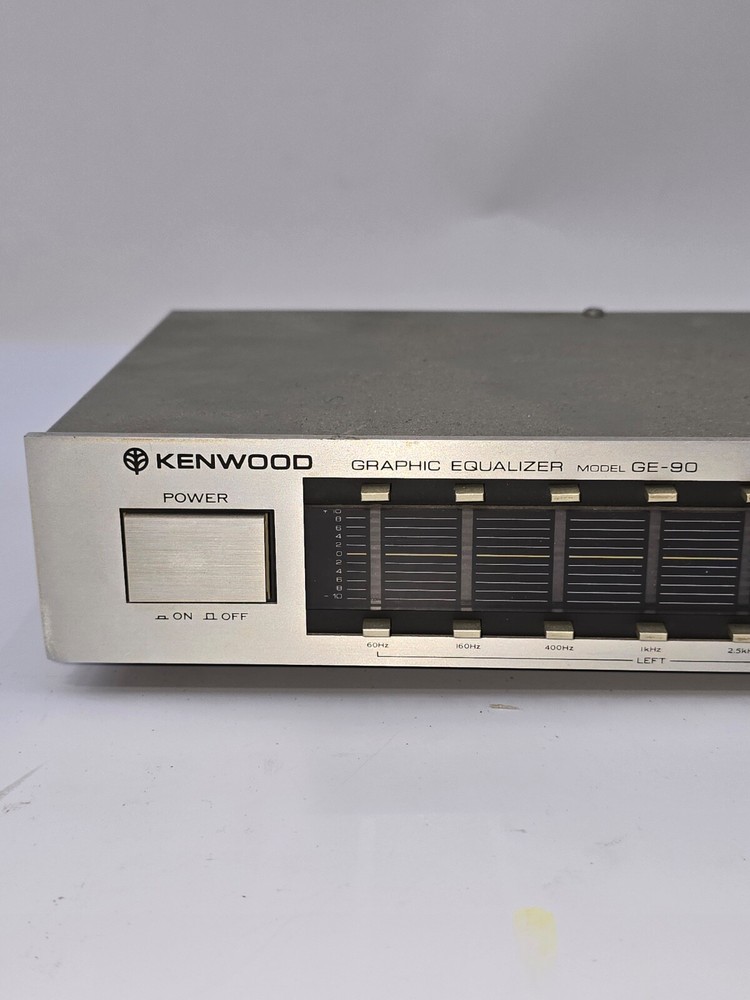 KENWOOD GRAPHIC EQUALIZER, MODEL GE-90, POWERS ON