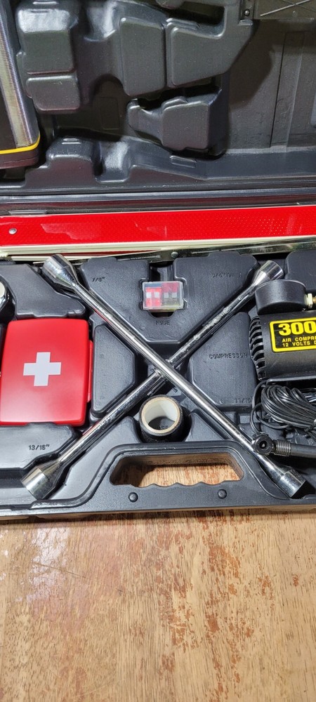 Emergency Auto Safety Kit