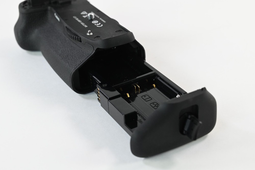 Canon BG-E21 Battery Grip for 6D Mark II #G297
