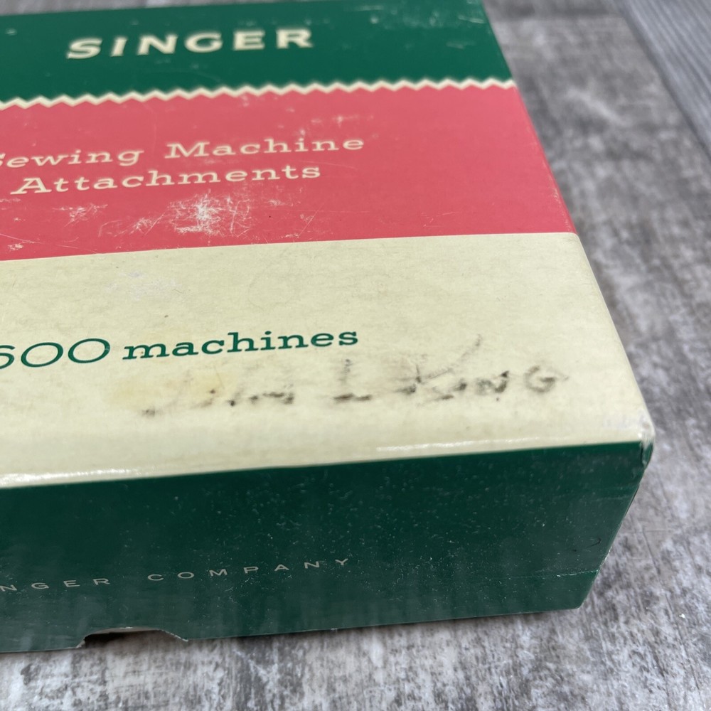 SINGER 600 Touch & Sew Sewing Machine Replacement Attachment Box Only