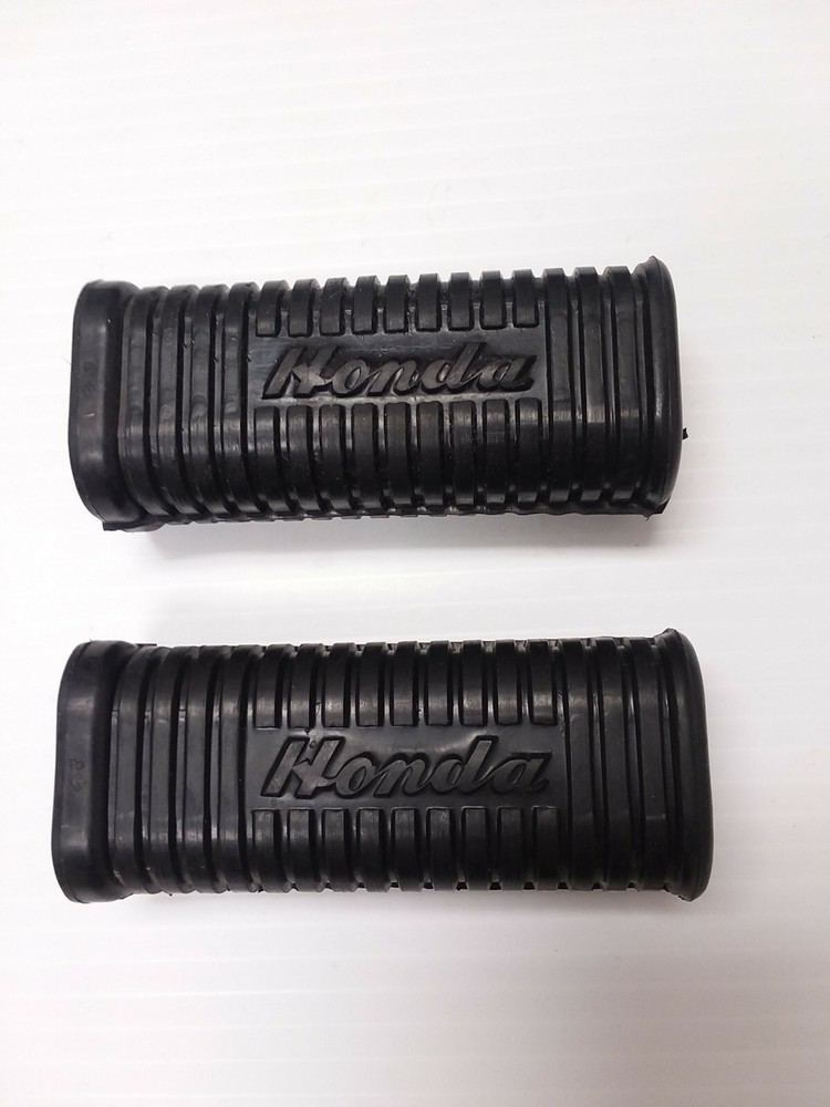 Honda PILLION  RUBBER  (Pair) 3-7/8 IN. LONG FITS W/ RECTANGULAR HOLE, CA77 CA72
