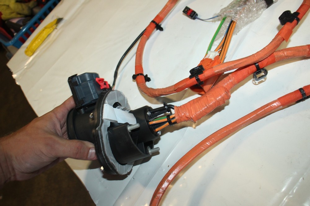Tesla Type 2 Electric Car Charger Socket Harness 1018413-02-C A2425409201
