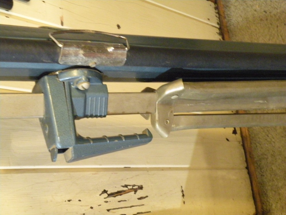 RADIANT projection screen 50 x 50 inches