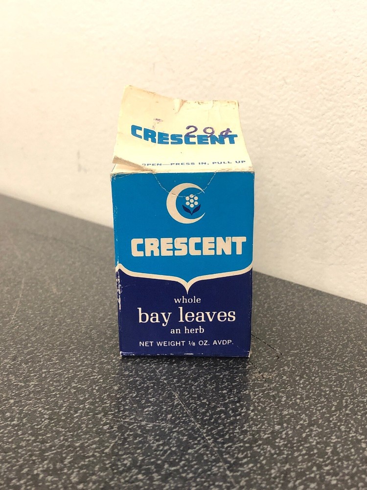Crescent Whole Bay Leaves Herb Spice Box Blue
