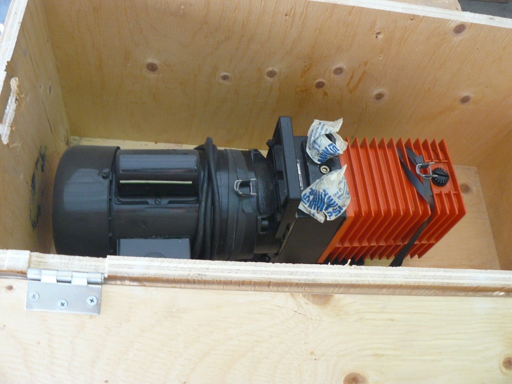 Alcatel 2012A dual stage rotary vane vacuum pump