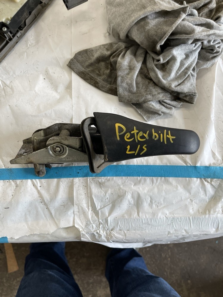 PETERBILT INTERIOR DOOR HANDLE LEFT DRIVER SIDE LH