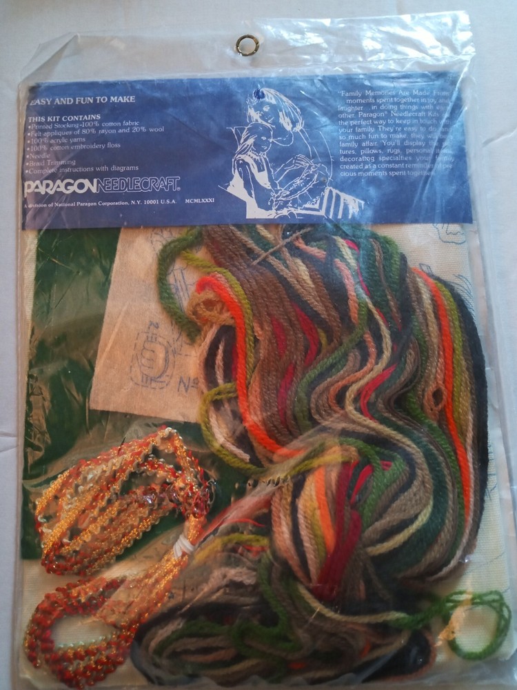 Vintage Paragon Needlework Authentic Hummel Stocking Craft Kit #6620 (25)