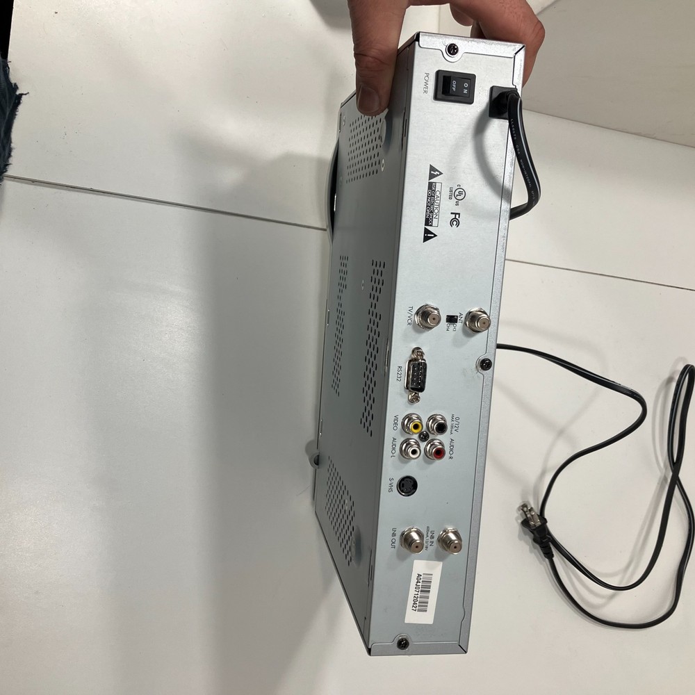 Free To Air Satellite Receiver ST-2000 DVB Set Top Box – Untested – Powers On