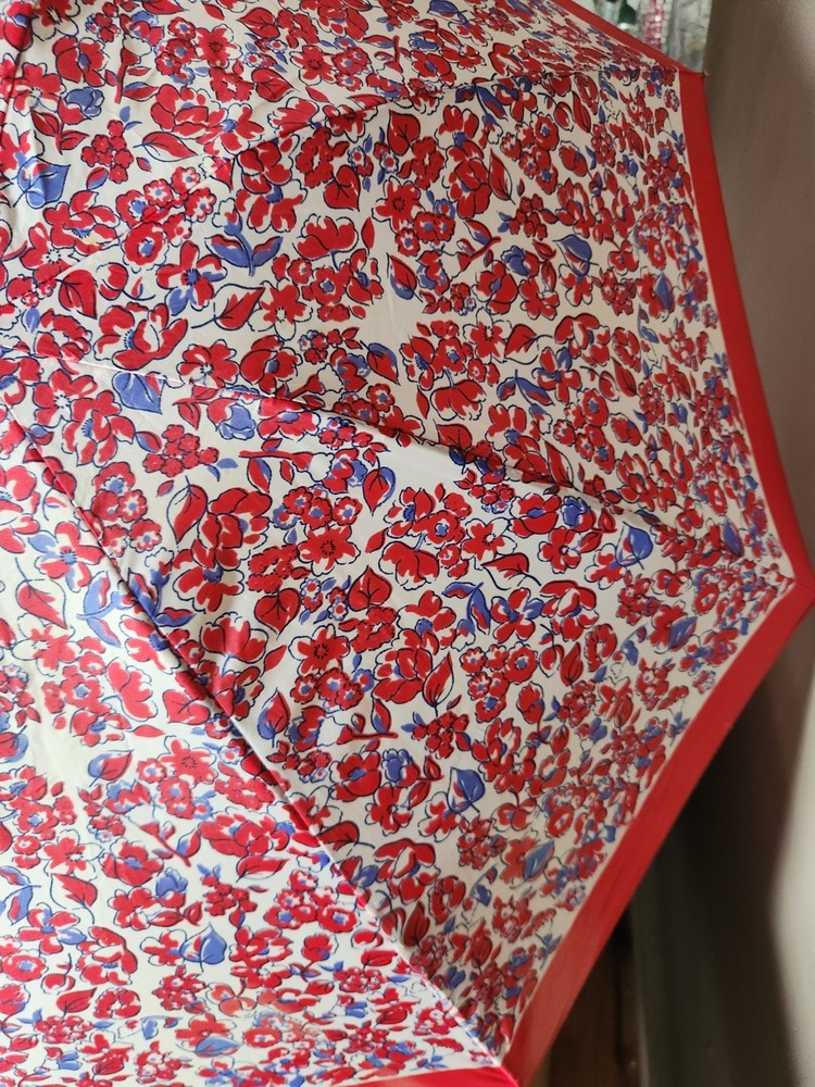 Floral Pattern Women's Folding Compact Umbrella • Blue, White, & Red Colored