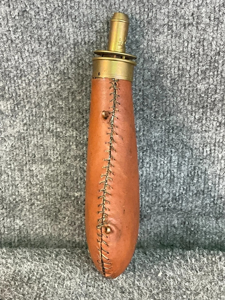 Vintage Brown Leather 🏺 Powder Flask – Muzzleloader Accessory