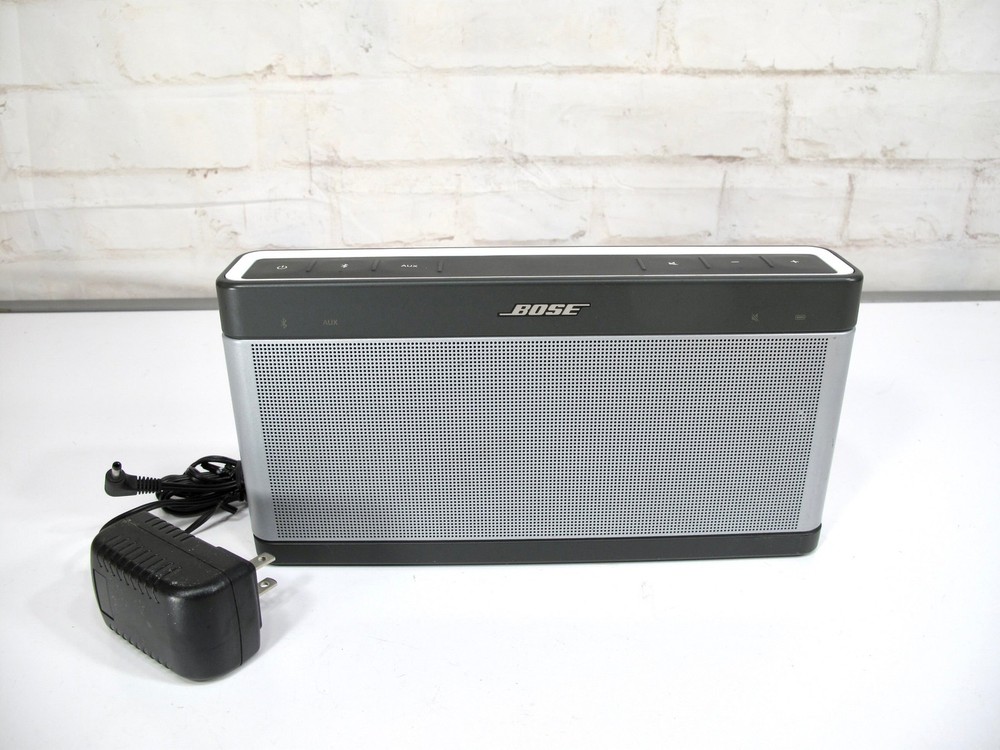 Bose SoundLink III Portable Wireless Bluetooth Speaker System