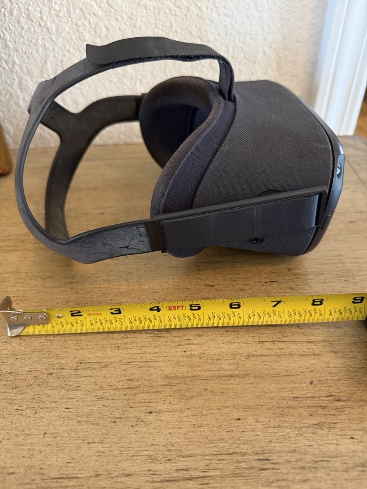 OCULUS META QUEST 1 HEADSET ONLY TESTED WORKS GREAT
