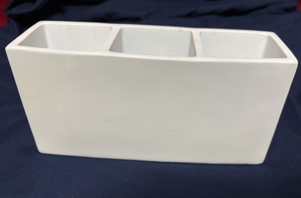 Michael Amini Bathroom Accessory Caddy Toothbrush, Paste, Brush, Comb - READ!!