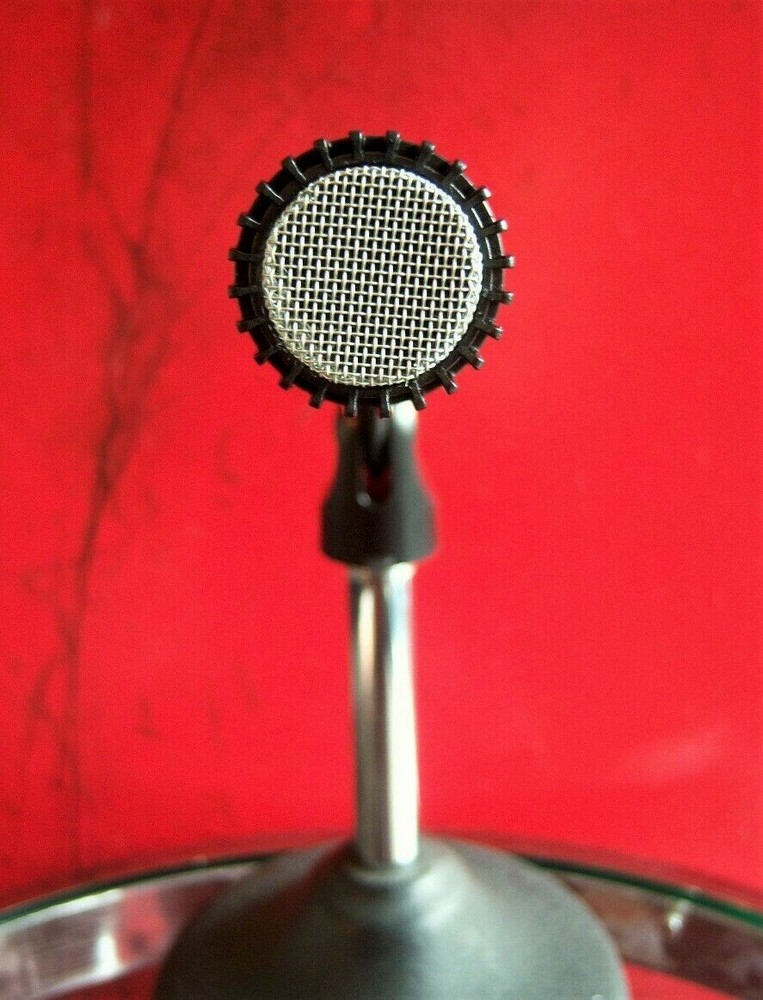 Moukey MWm-4 dynamic cardioid microphone w extras