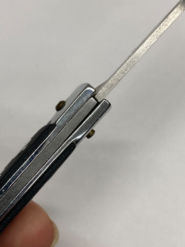 Sleek Black Folding Lockback Knife w/Plain Blade PK9516BK