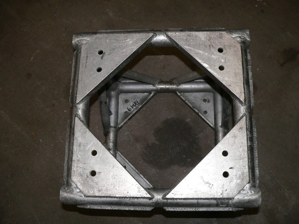 TOMCAT BOX TRUSS CORNER BLOCK