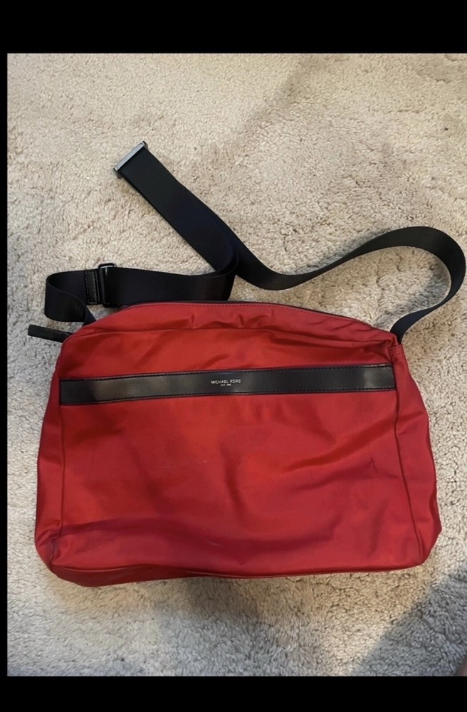 Michael Kors Messenger Bag