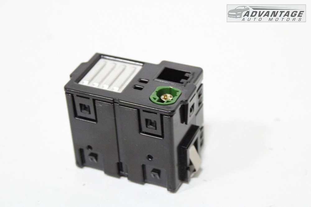 2012-2018 AUDI A7 USB MEDIA PORT AUX JAKC INPUT SOCKET ADAPTER HUB OEM