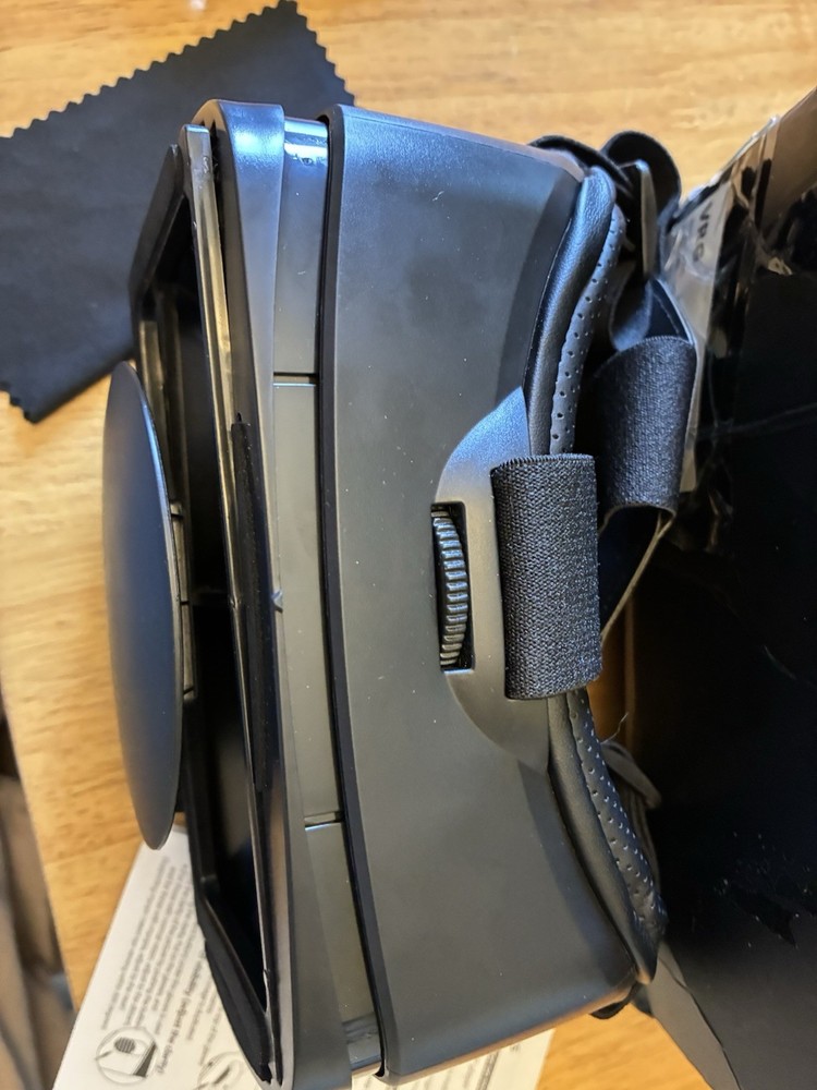 VR Headset with Controller Adjustable 3D VR Glasses Virtual Reality Headset