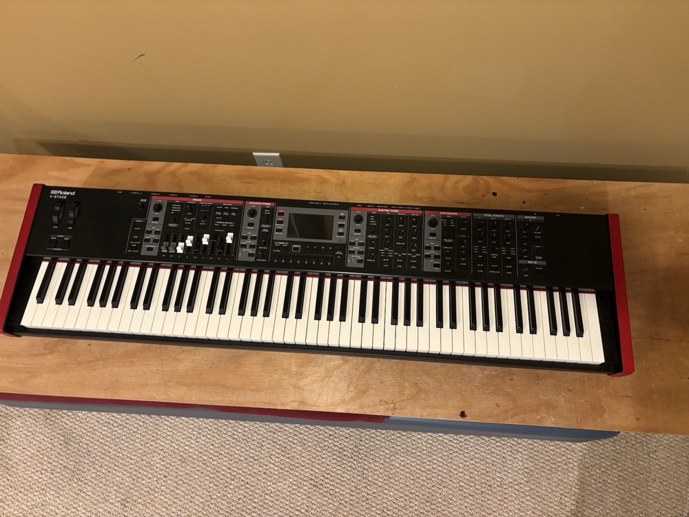 Roland Vstage 88 Note Digital Keyboard W/ 5 Separate Tone Controls