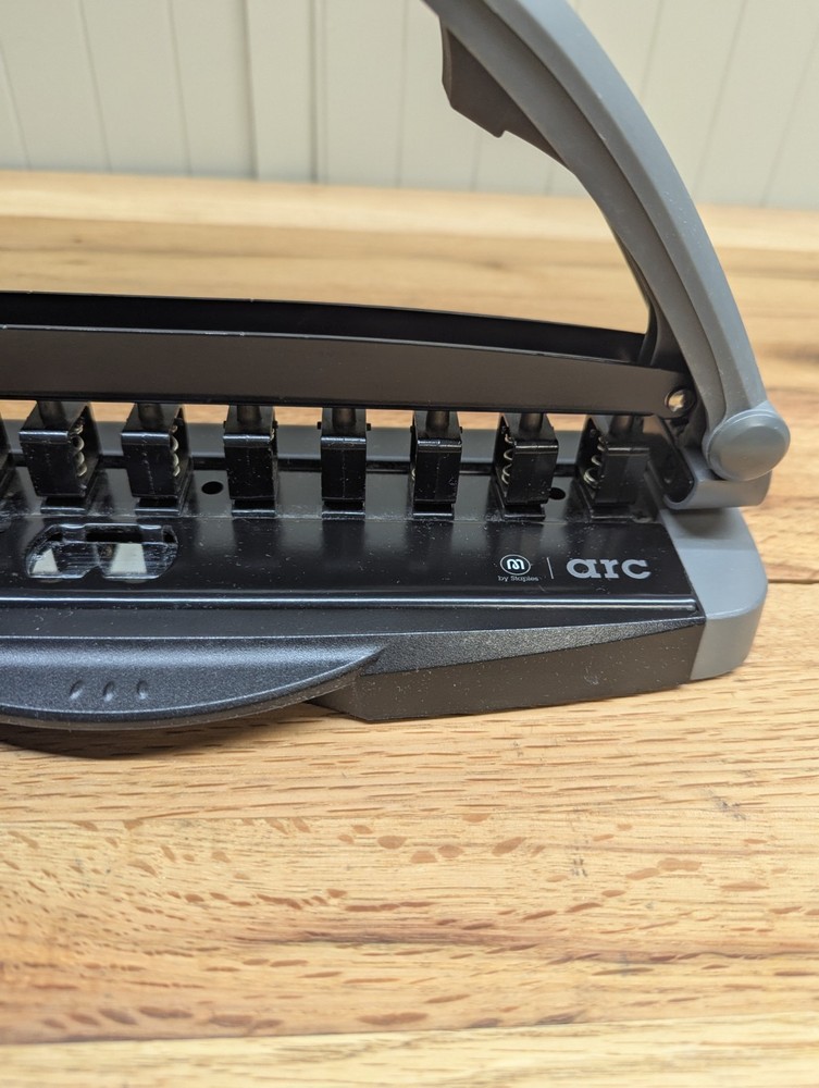 Staples ARC 11-Hole Desktop Paper Punch Discbound Notebook System Heavy Duty